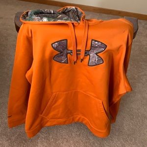 Men’s Under Armour Cold Gear sweatshirt
